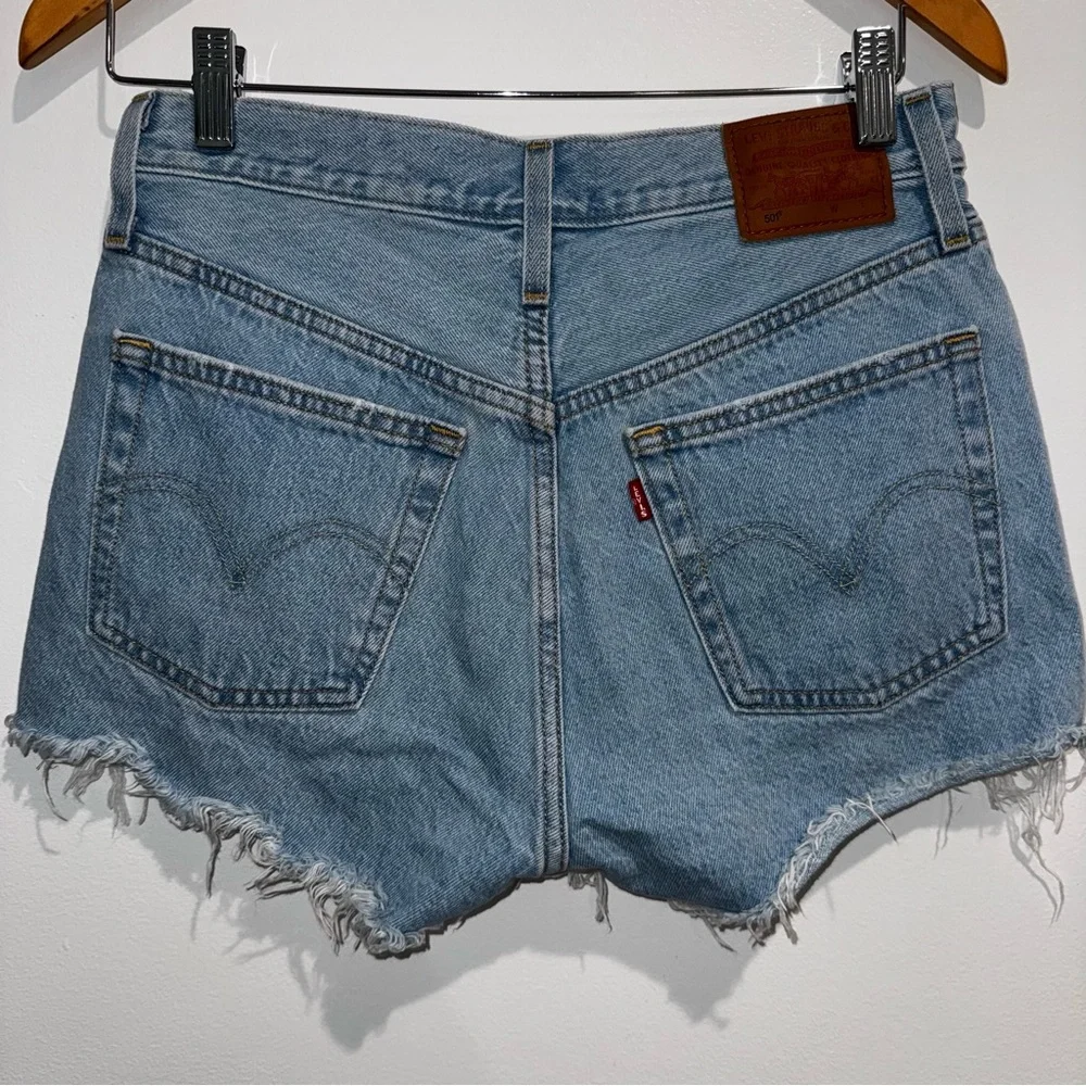 Levi’s Premium 501 Original Fit High Rise Womens Light Wash Denim Shorts Size 26 - Picture 5 of 15